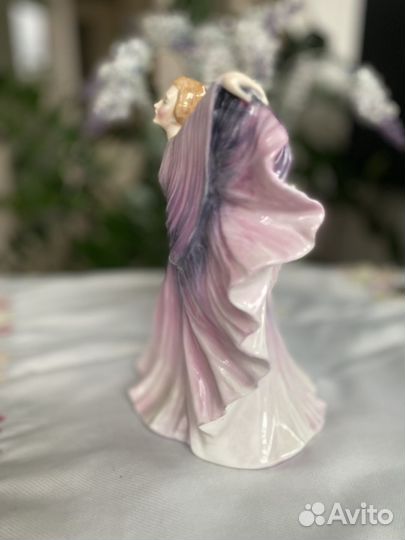 Статуэтка Roual Doulton. Англия