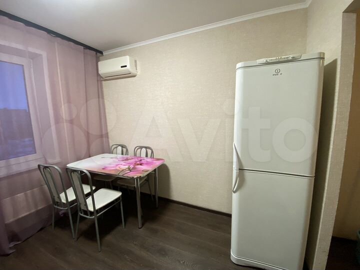 2-к. квартира, 50 м², 8/9 эт.