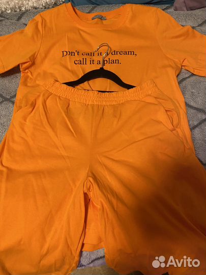 Костюм женский с шортами