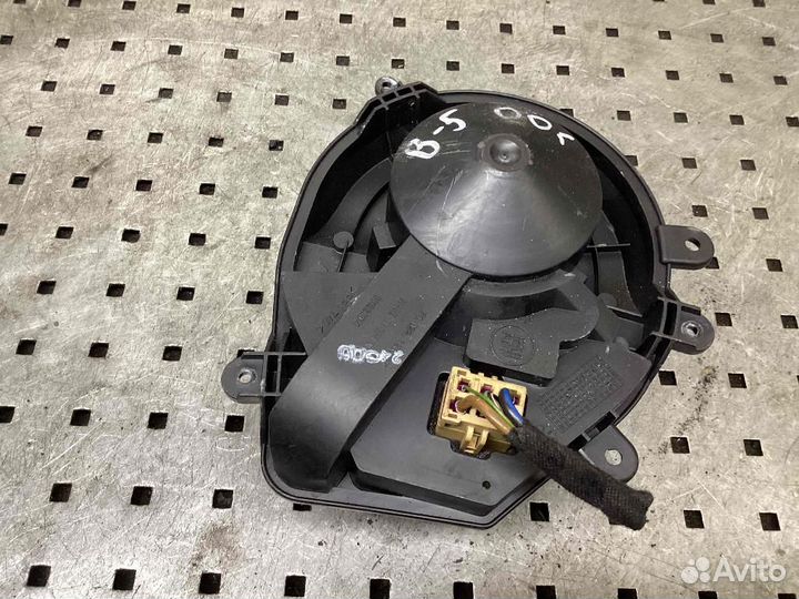 Моторчик печки Volkswagen Passat