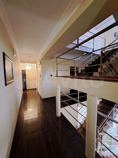 2-к. квартира, 60 м², 2/4 эт.