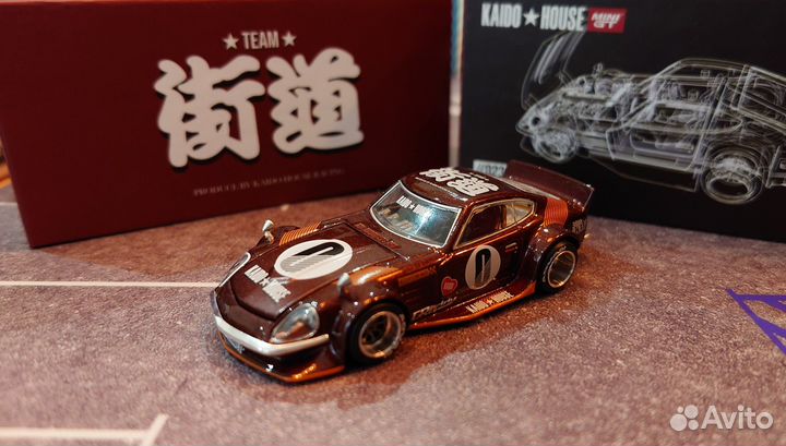 Mini GT Kaido House Datsun Fairlady Z