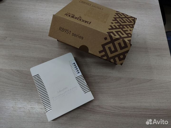 WiFi роутер Mikrotik RB951Ui-2HnD