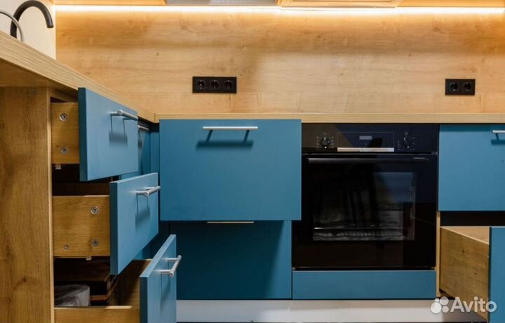 Кухня Голубая на заказ с гарантией