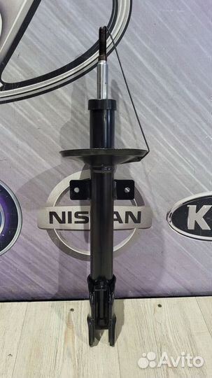 Амортизатор стойка зад Nissan terrano D10 Лев, Пра