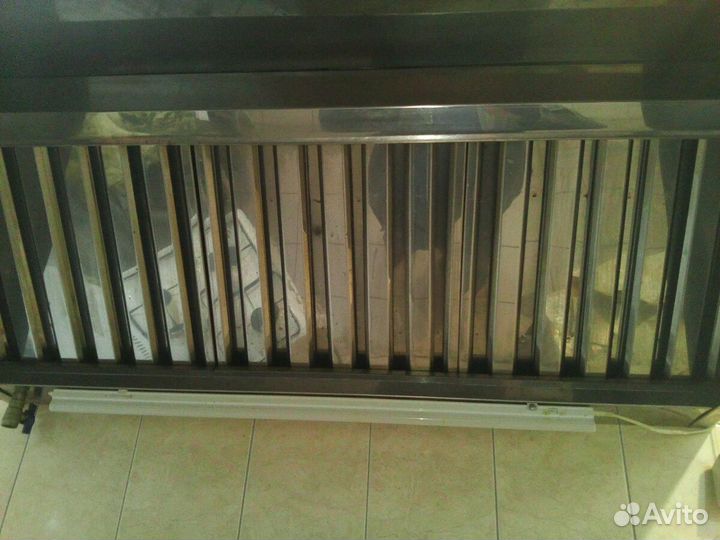 Вытяжка настенная с масло отделителем + электро вы