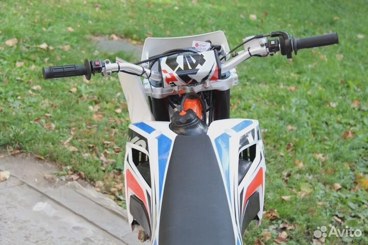Мотоцикл kayo K4 MX enduro Витрина