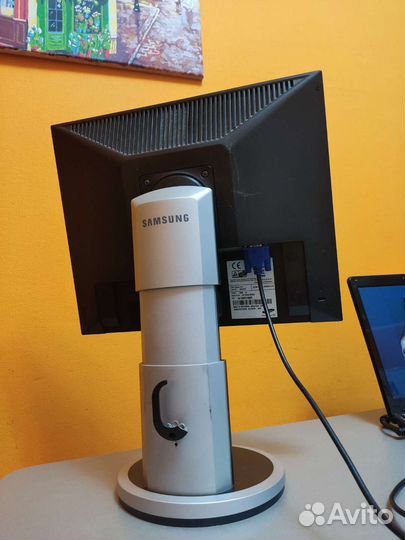 Монитор Samsung SyncMaster 740n