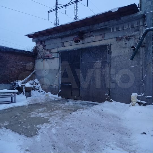 Гараж, > 30 м²