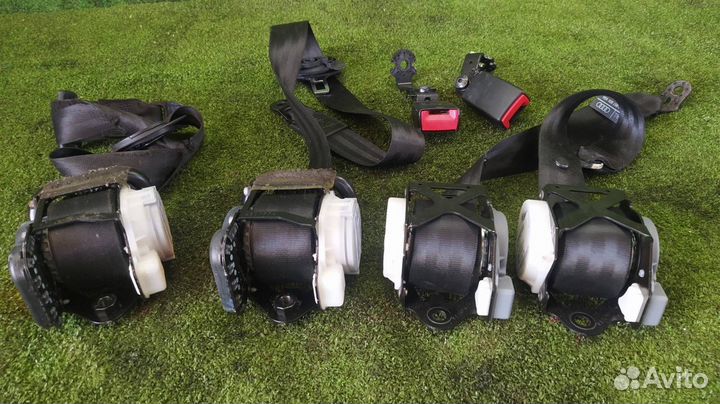 Ремни безопасности Комплектом Audi A1 caxa 2011