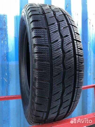 Hankook Winter I'Cept LV RW12 215/65 R16C