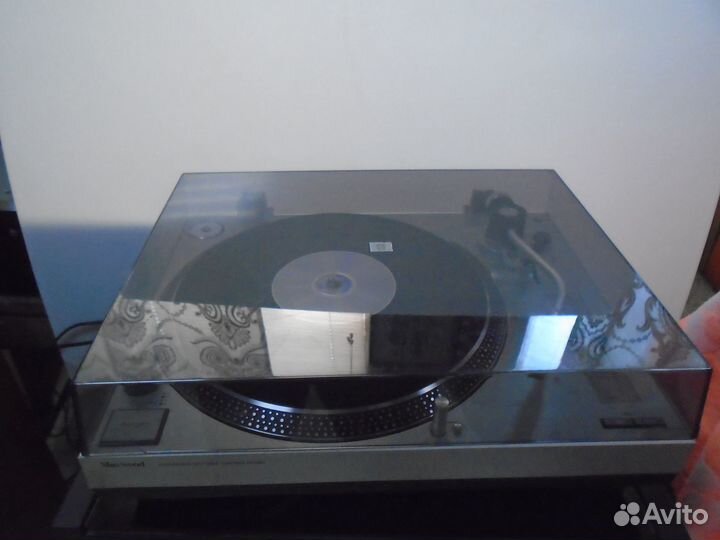 Виниловый проигрыватель