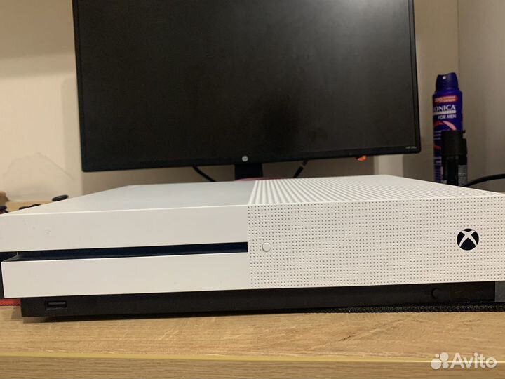 Xbox one s продам srochno