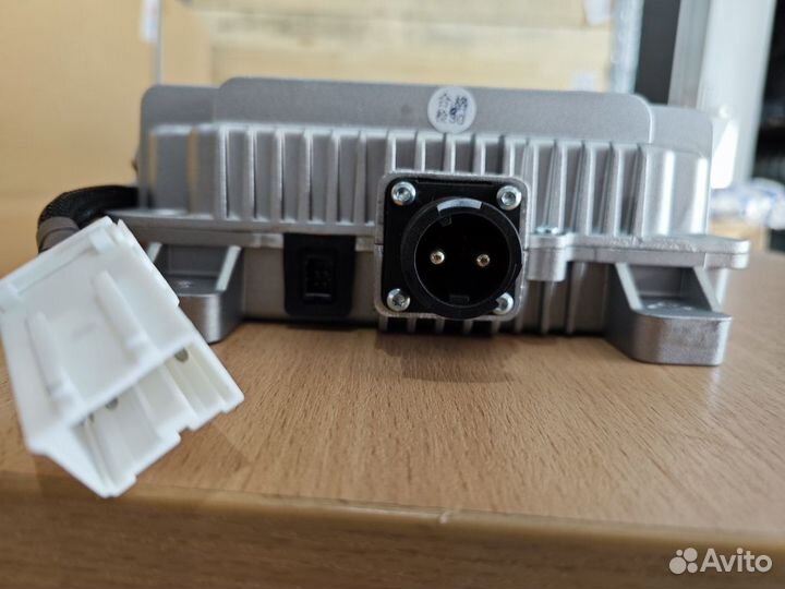 Преобразователь 12-220В 1000 ватт 712W25441-6051