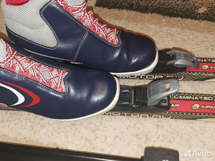 Лыжи беговые. Пластик. 180см