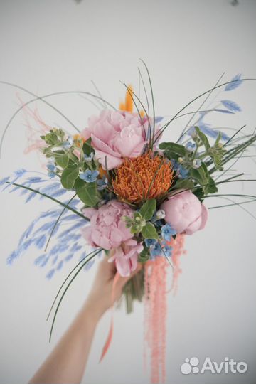 Яркий букет невесты