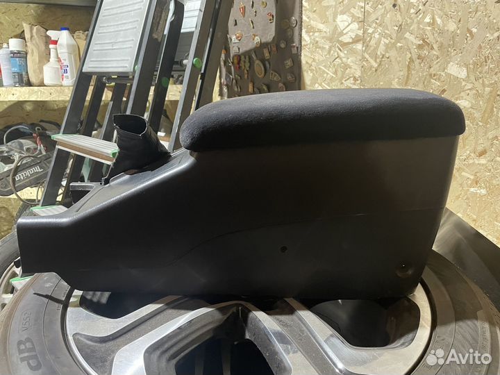 Подлокотник jzx100