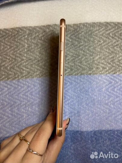 iPhone 8, 64 ГБ