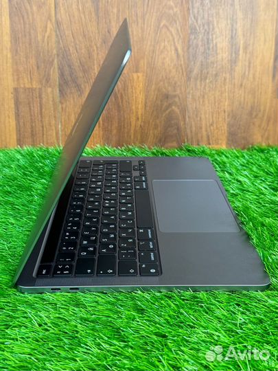 MacBook Pro 13 2020 M1 / 8 GB / 512 GB / SG