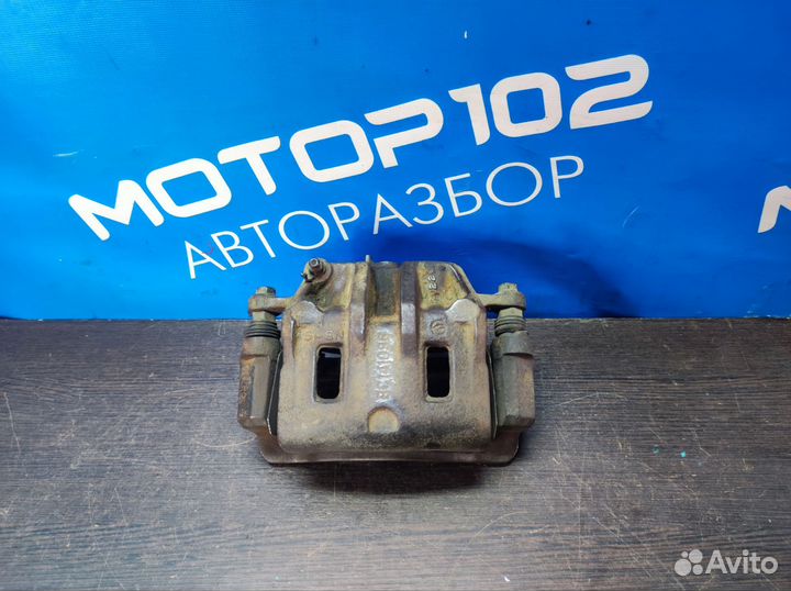 Передний правый суппорт SsangYong Rexton 1