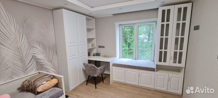 Рабочий стол, письменный стол