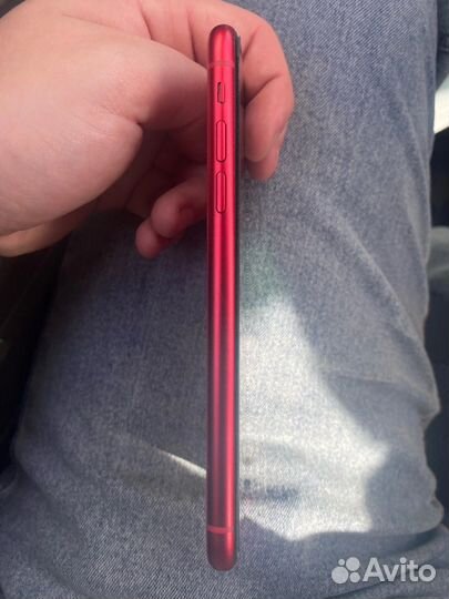 Телефон iPhone 11