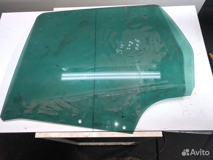 Стекло двери (боковое) заднее левое Peugeot 308 SW