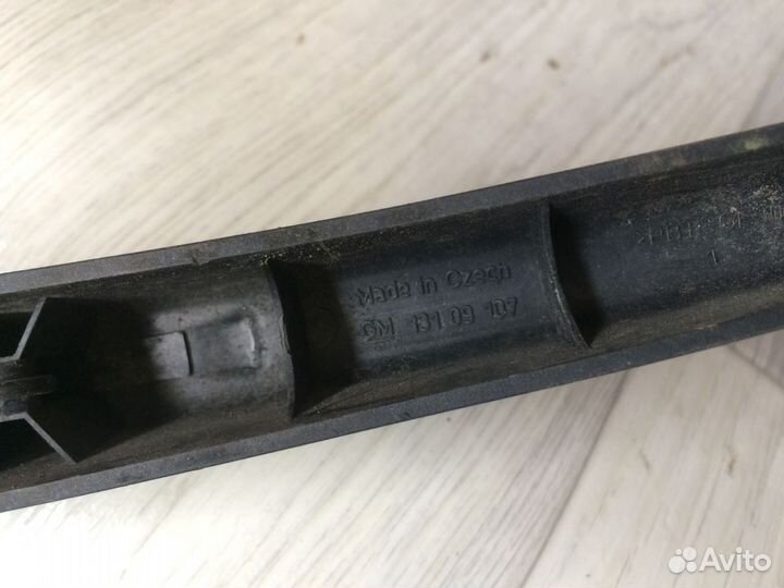 Поводок заднего стеклоочистителя Opel Astra H GTC