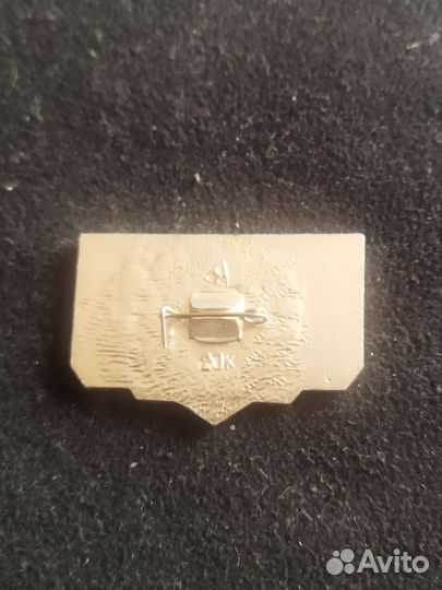 Значок СССР. Автомобиль газ-12