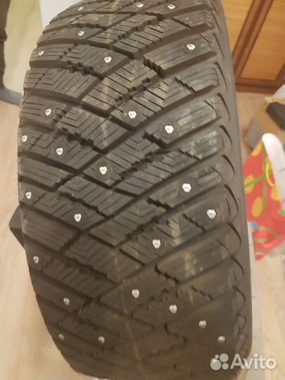 Шины Goodyear UltraGrip Ice Arctic 215/50R17 95T