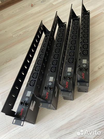 Распределитель питания APC AP7821