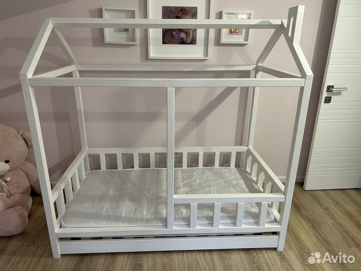 Кроватка домик