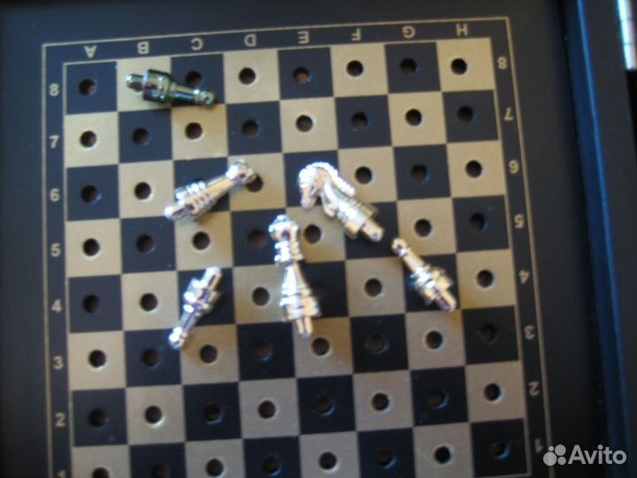 Подарочный сувенирный набор шахматы и нарды 2 в о