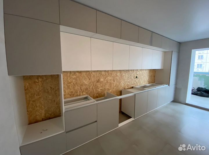 Кухня под потолок на заказ