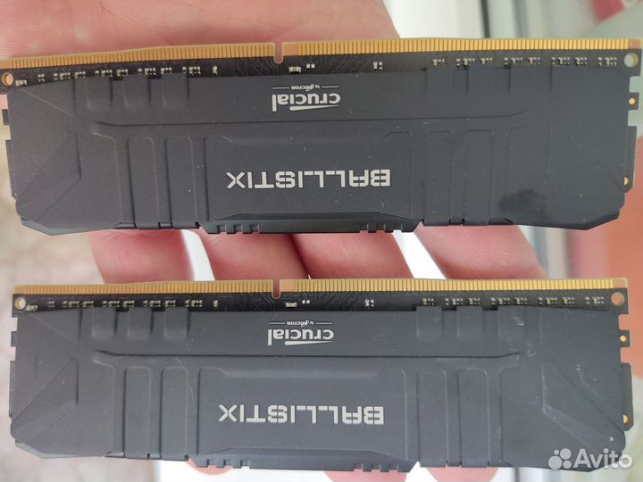Crucial Ballistix Black DDR4 16 гб 3200