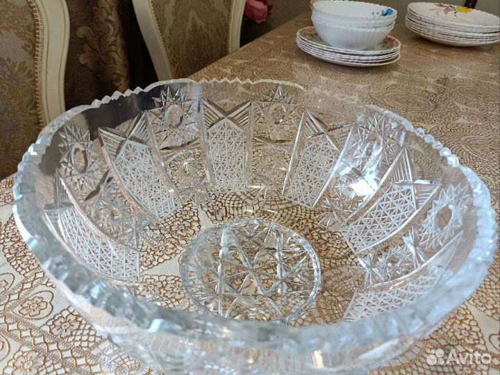 Хрустальная ваза и конфетница