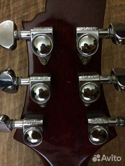 Акустическая гитара