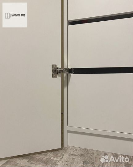 Шкаф распашной с фрезеровкой