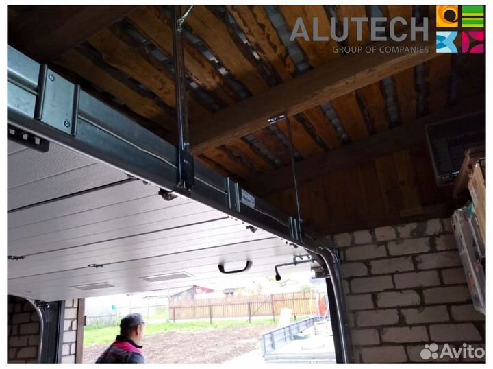 Секционные ворота alutech