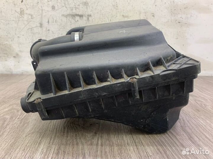 Корпус воздушного фильтра Opel Zafira B Z18XE