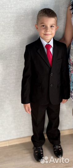 Школьный костюм для мальчика 122 и 140