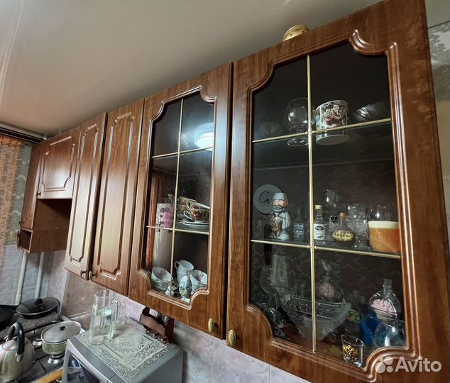 Кухонный гарнитур б/у с плитой и раковиной