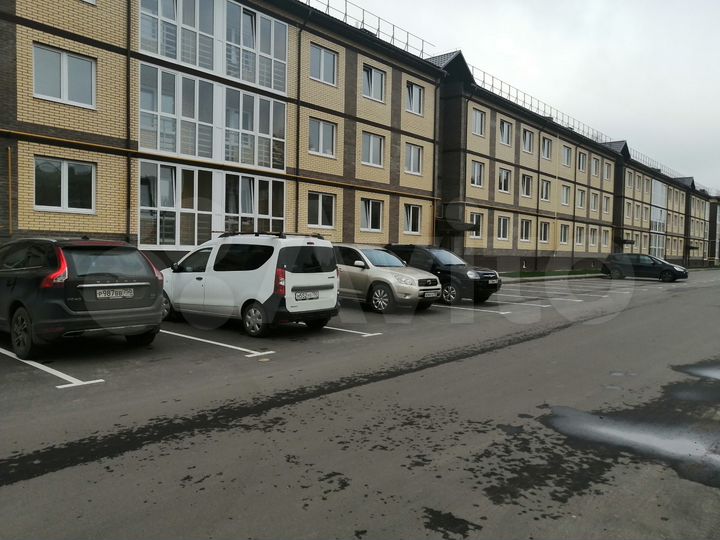 3-к. квартира, 81 м², 1/3 эт.