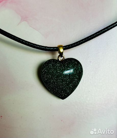 Кулон из эпоксидной смолы