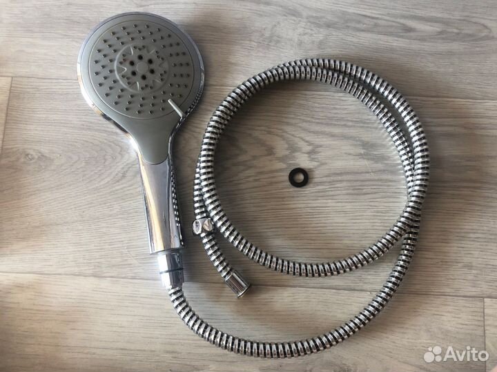 Душевая лейка со шлангом