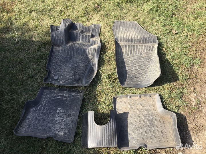Продам коврики на Renault Kaptur