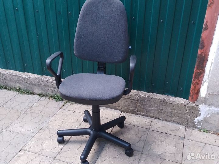 Компьютерное кресло