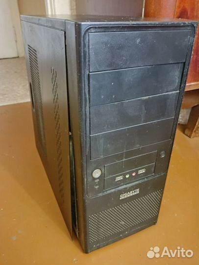 Корпус для компьютера Gigabyte черный