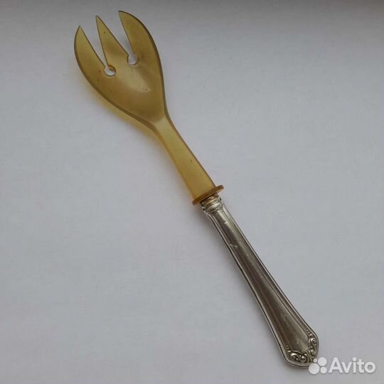 Антикварная вилка в серебре китовый ус