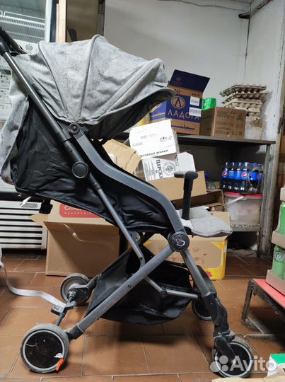 Детская прогулочная коляска